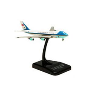 国際貿易 国際貿易 8683G ホーガンウィングス 1/1000 B747-200 エアフォースワン